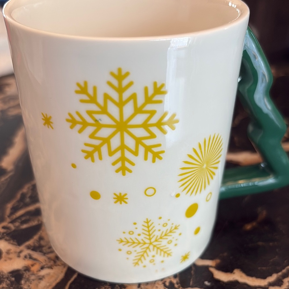 Snowflake Design White and Green Mug